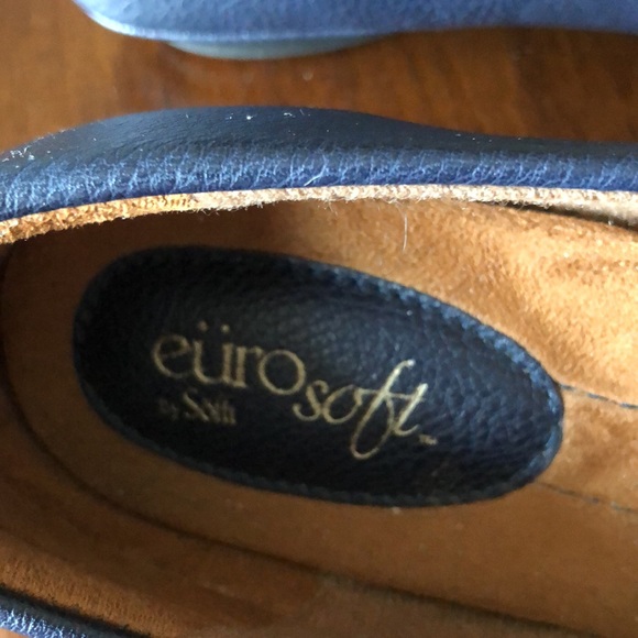 Women's Eurosoft by Sofft Shaina Flat size 6 1/2M navy blue - Picture 2 of 9